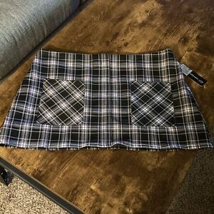 SOHO apparel NWT short skirt size L